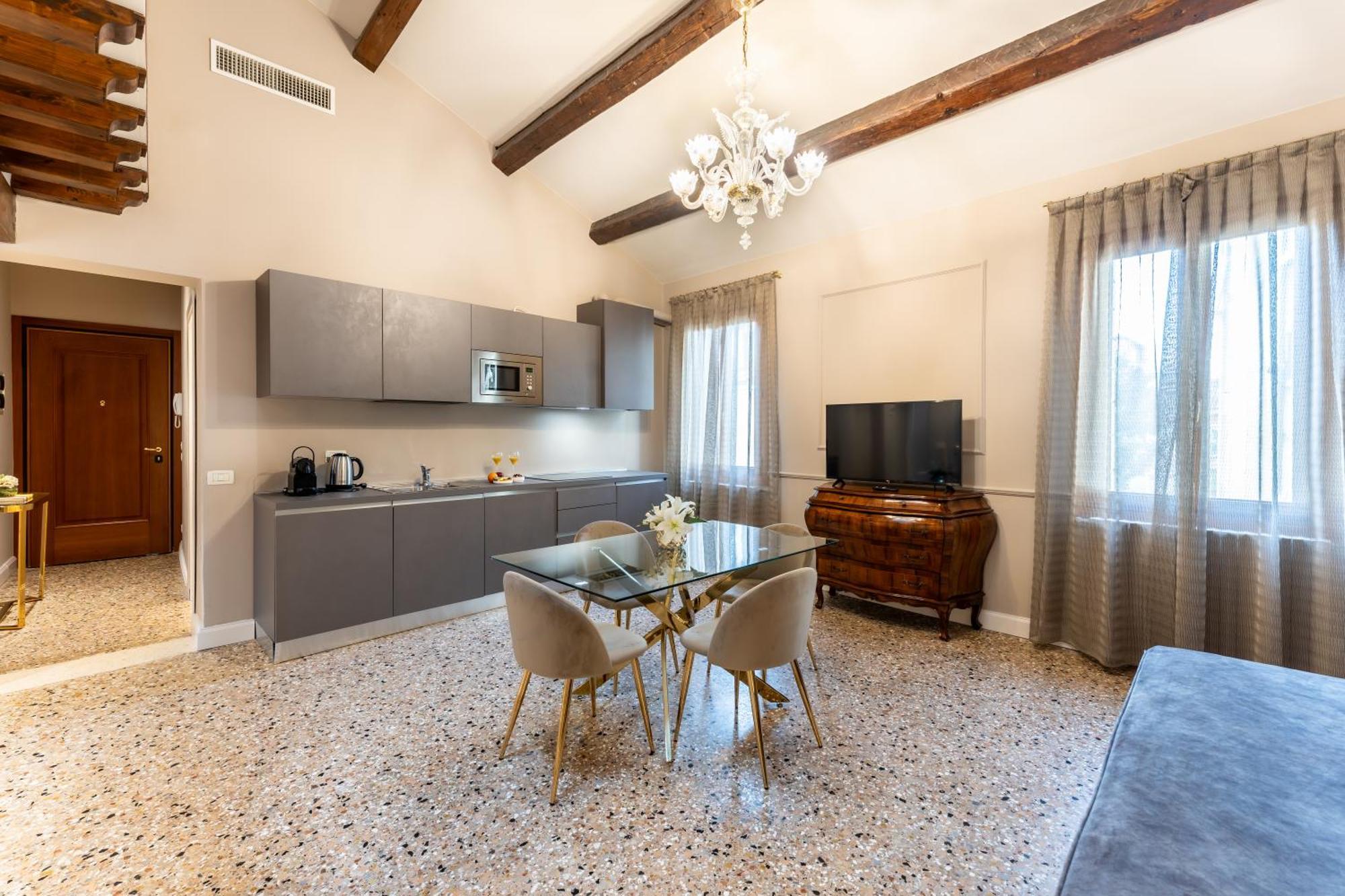 San Vio Palace Luxury Apartmán